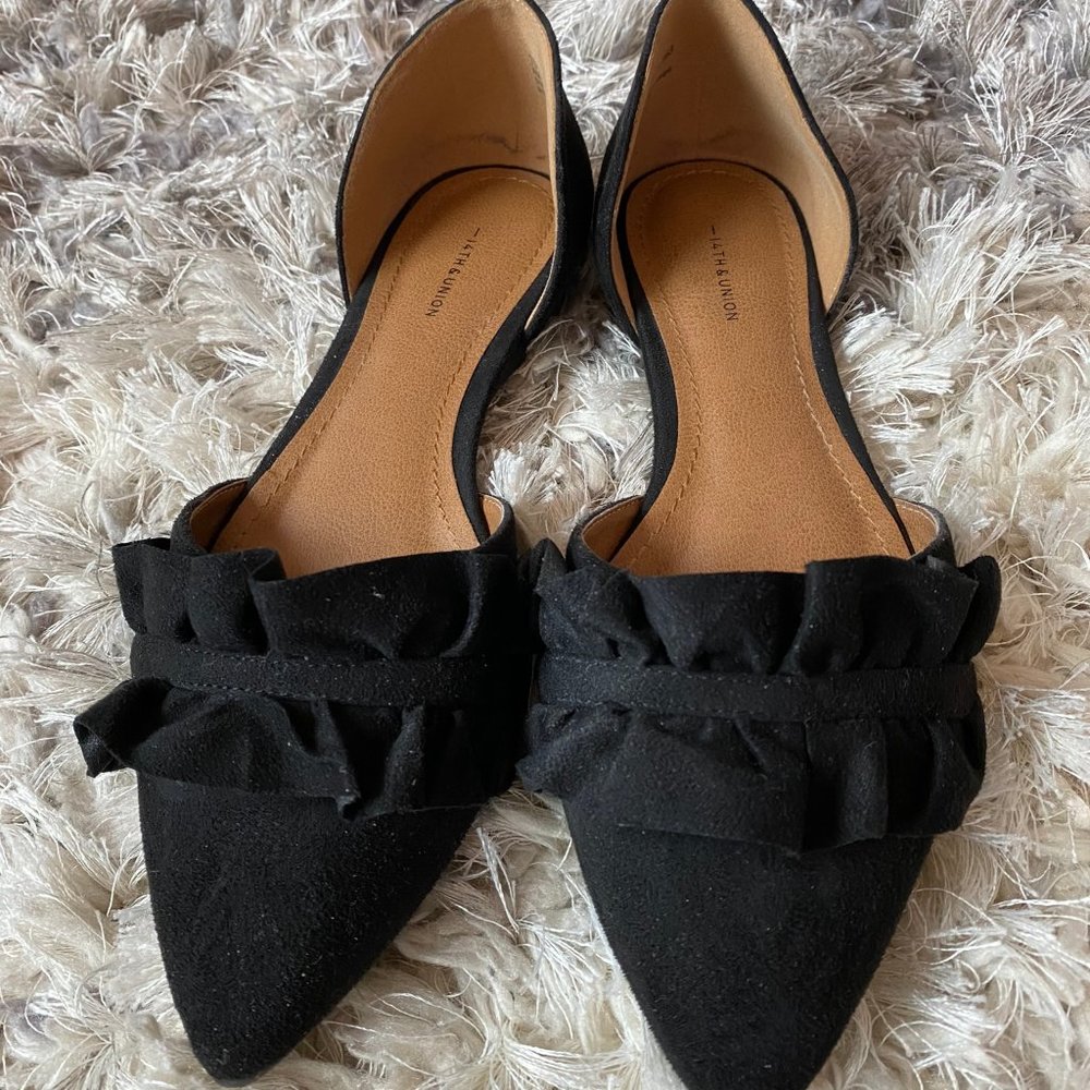 black suede pointy flats with ruffles - Picture 4 of 5